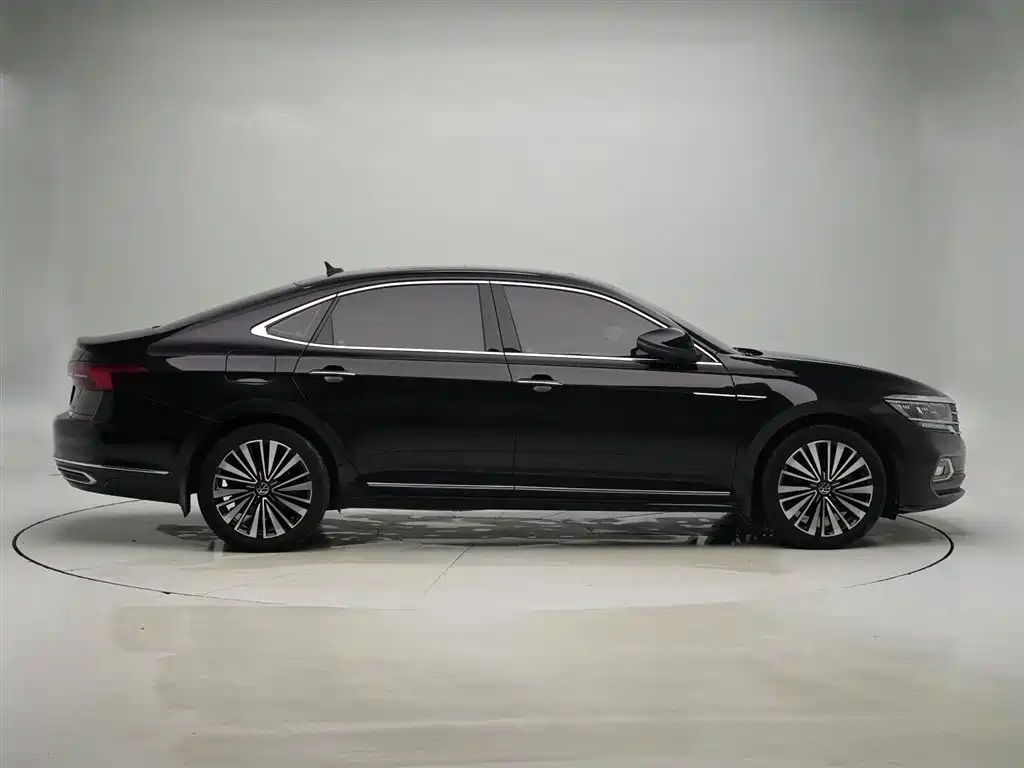 VOLKSWAGEN PASSAT 2021