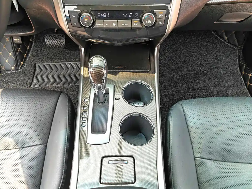NISSAN TEANA 2016