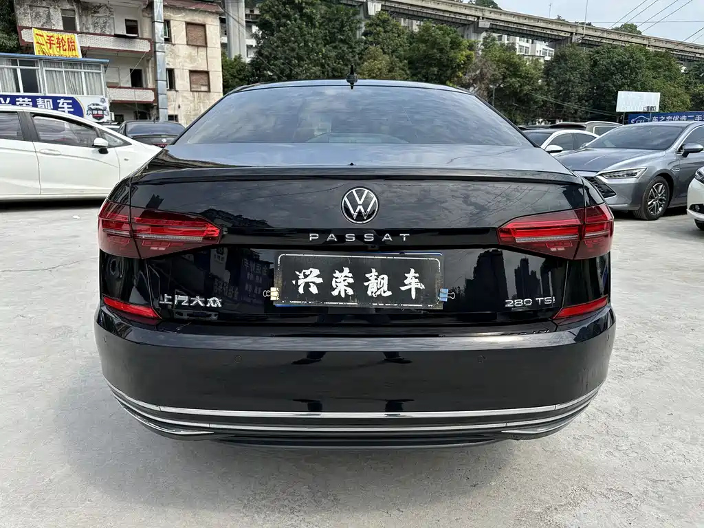 VOLKSWAGEN PASSAT 2021