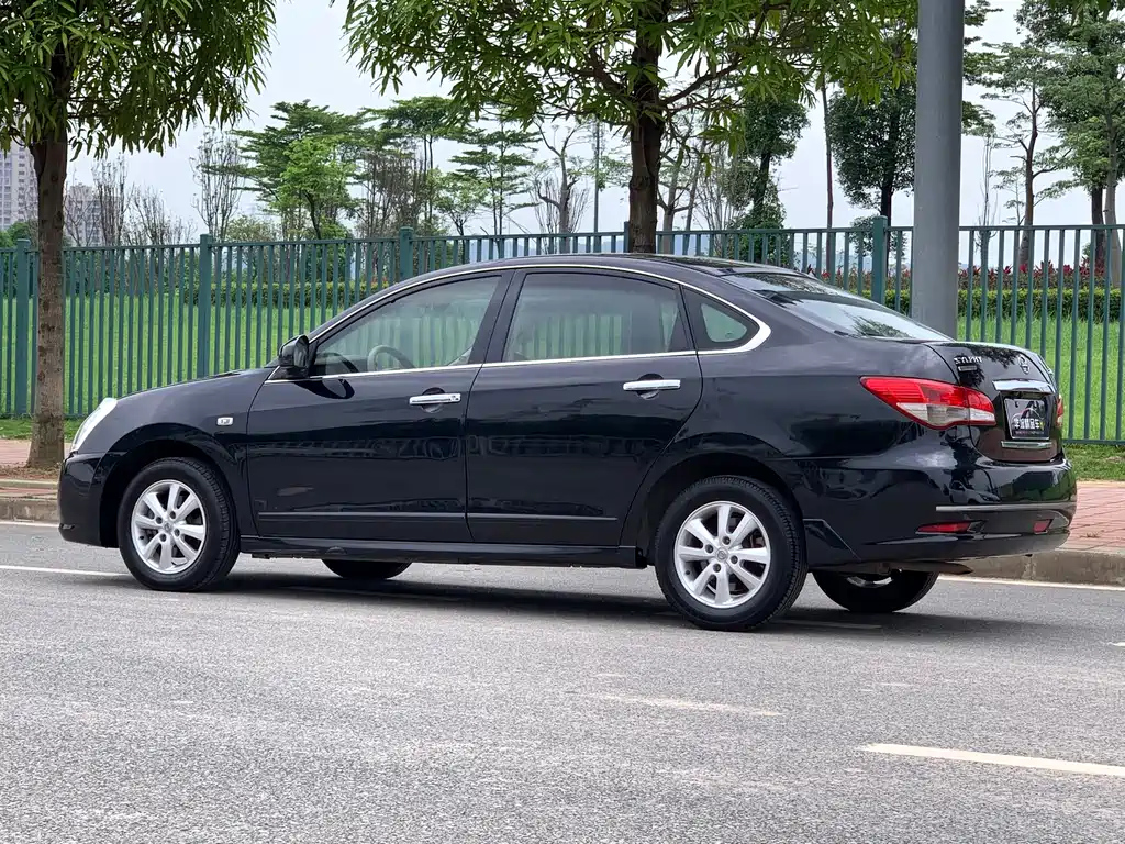 NISSAN SYLPHY 2013