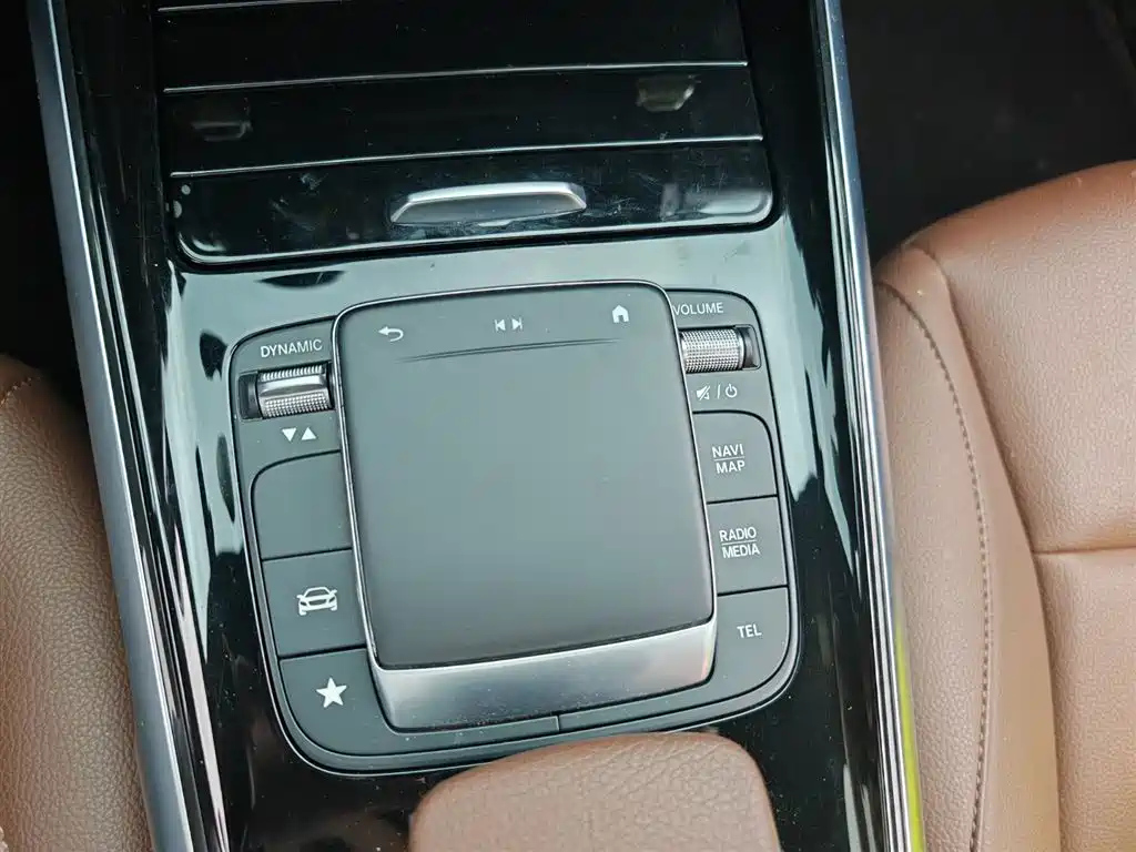 MERCEDES BENZ GLB 2022
