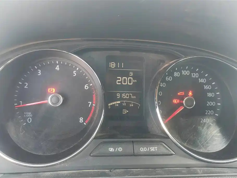 VOLKSWAGEN LAVIDA 2016