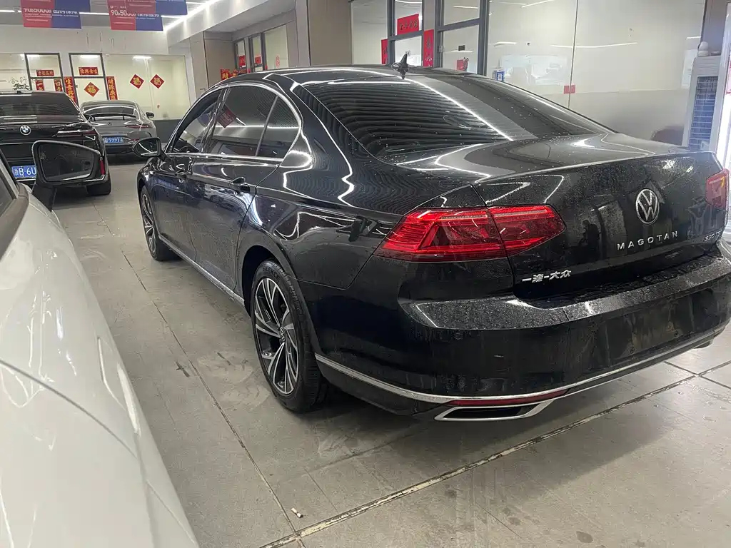 VOLKSWAGEN MAGOTAN 2021