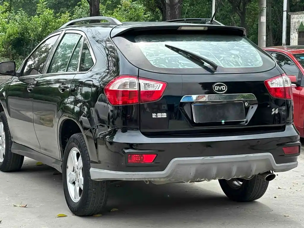 BYD S6 2012