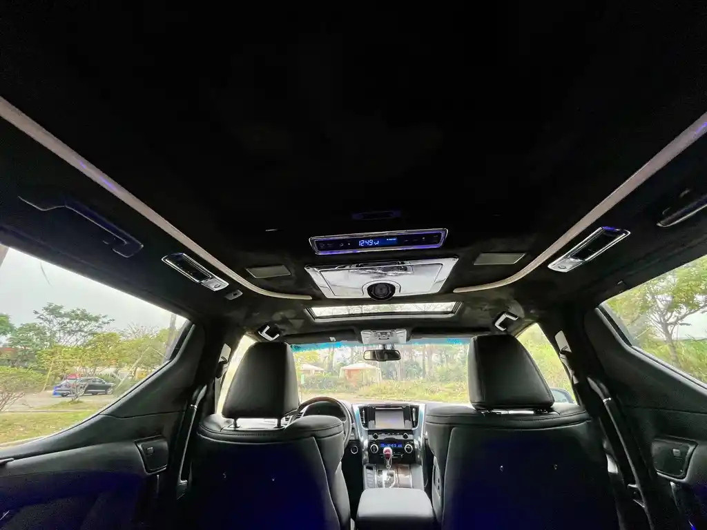 TOYOTA ALPHARD 2018