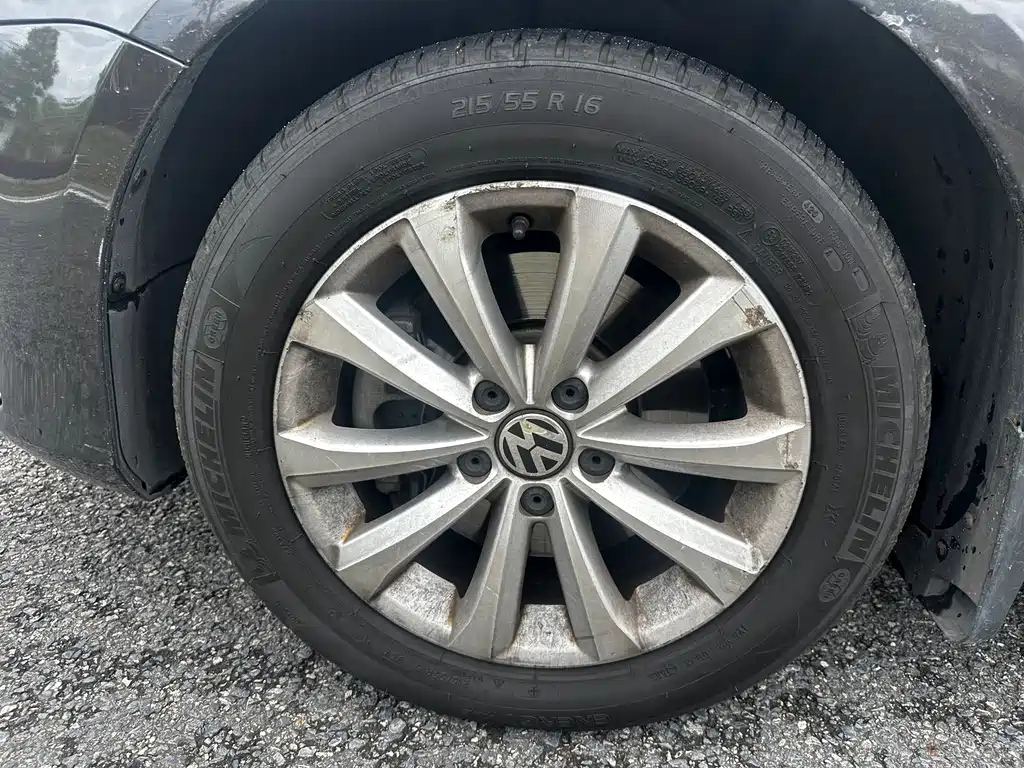 VOLKSWAGEN MAGOTAN 2012