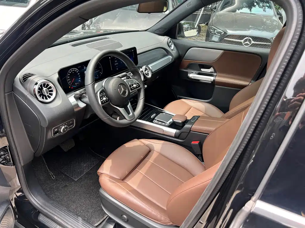 MERCEDES BENZ GLB 2023