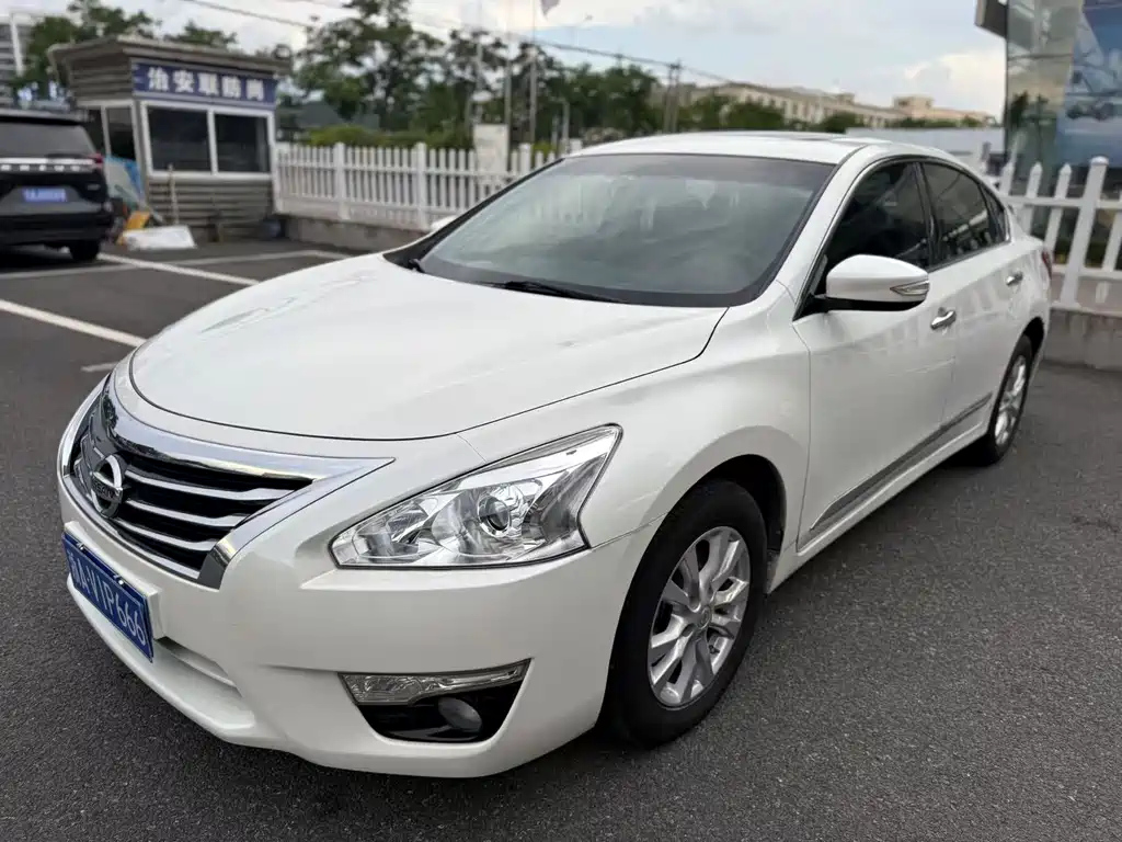 NISSAN TEANA 2015