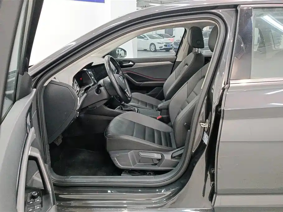 VOLKSWAGEN SAGITAR 2021