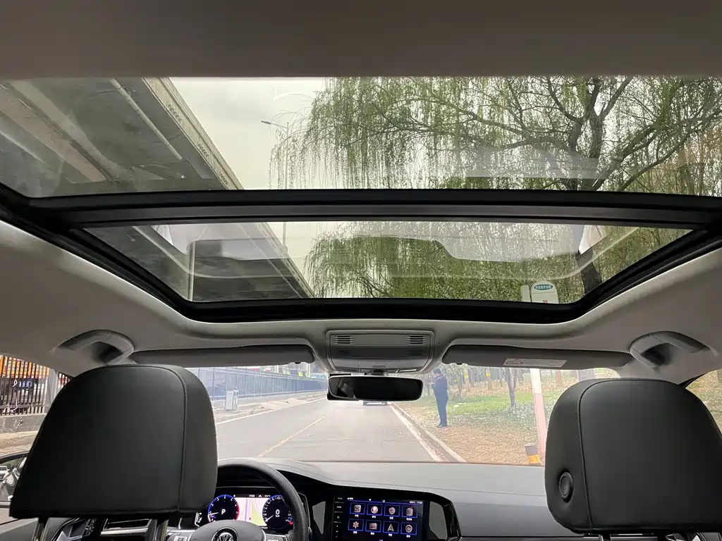 VOLKSWAGEN SAGITAR 2021