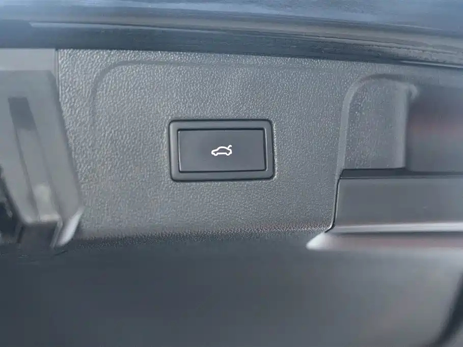 VOLKSWAGEN TOURAN 2021