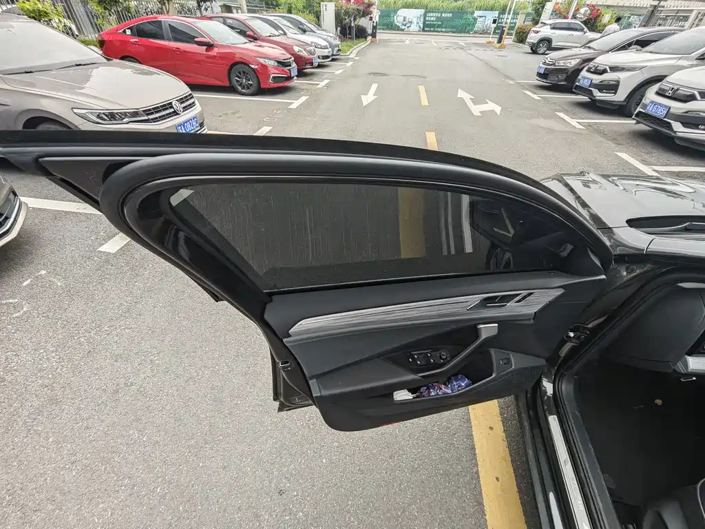 VOLKSWAGEN SAGITAR 2024