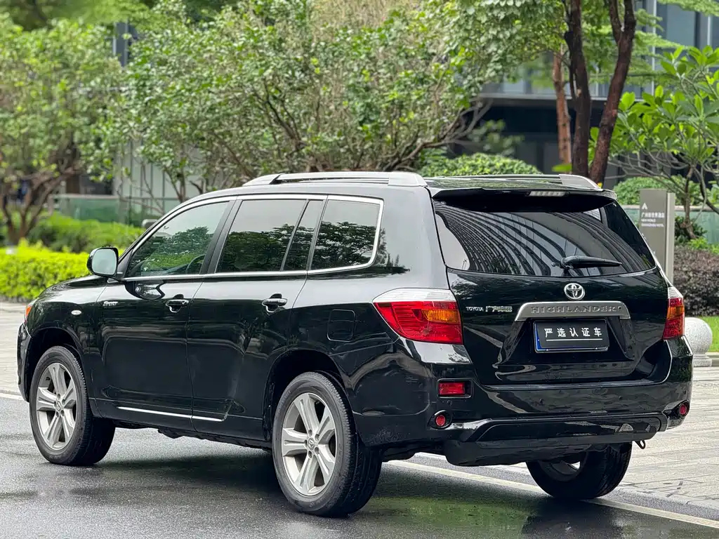 TOYOTA HIGHLANDER 2010