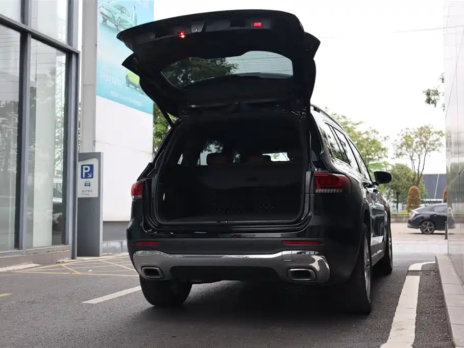 MERCEDES BENZ GLB 2023