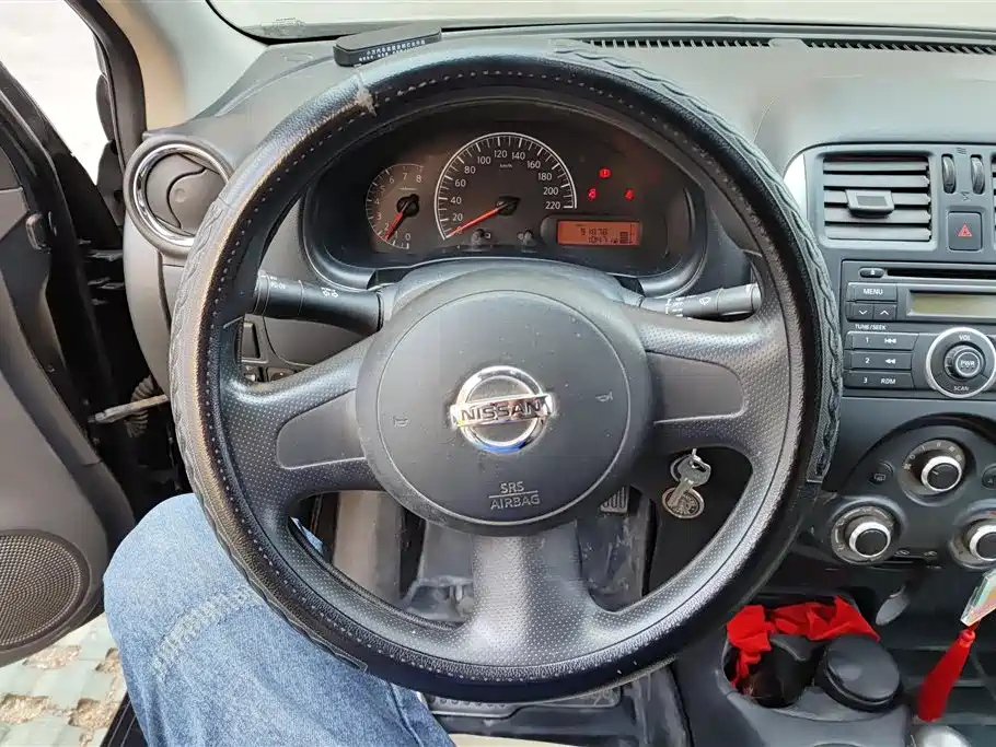 NISSAN SUNNY 2013
