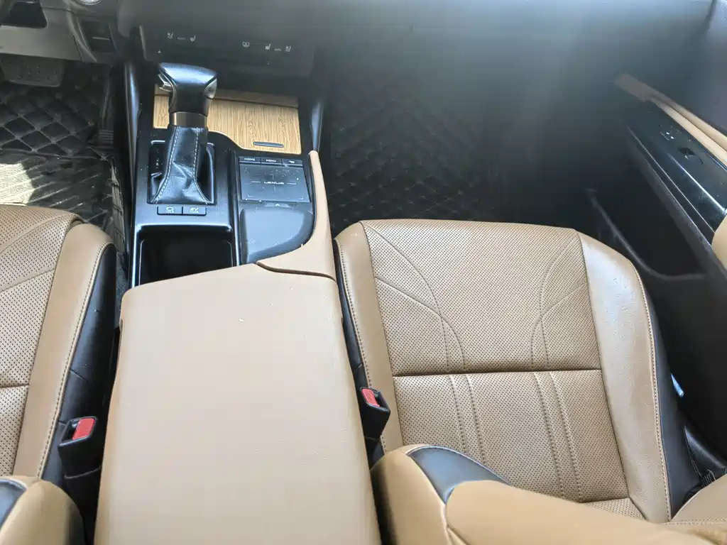LEXUS ES 2020
