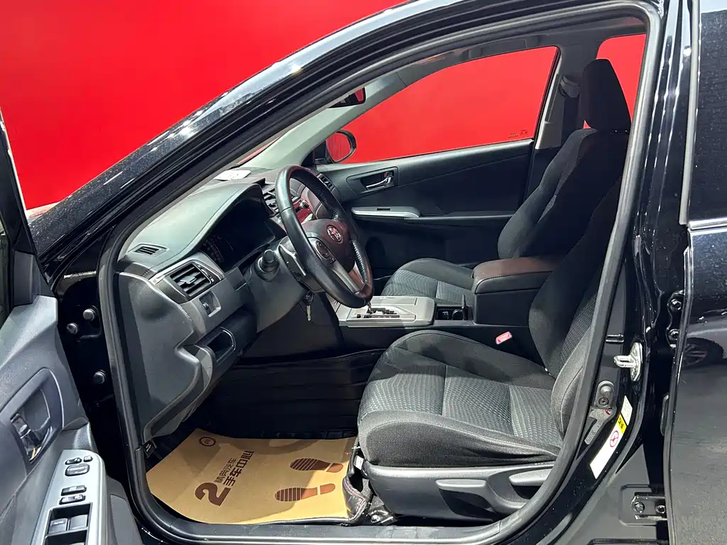 TOYOTA CAMRY 2014