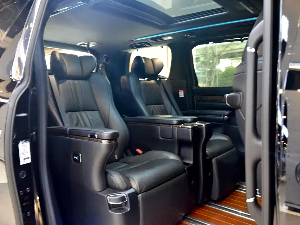 TOYOTA ALPHARD 2020