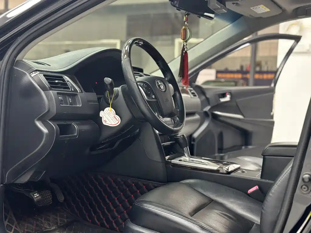 TOYOTA CAMRY 2016