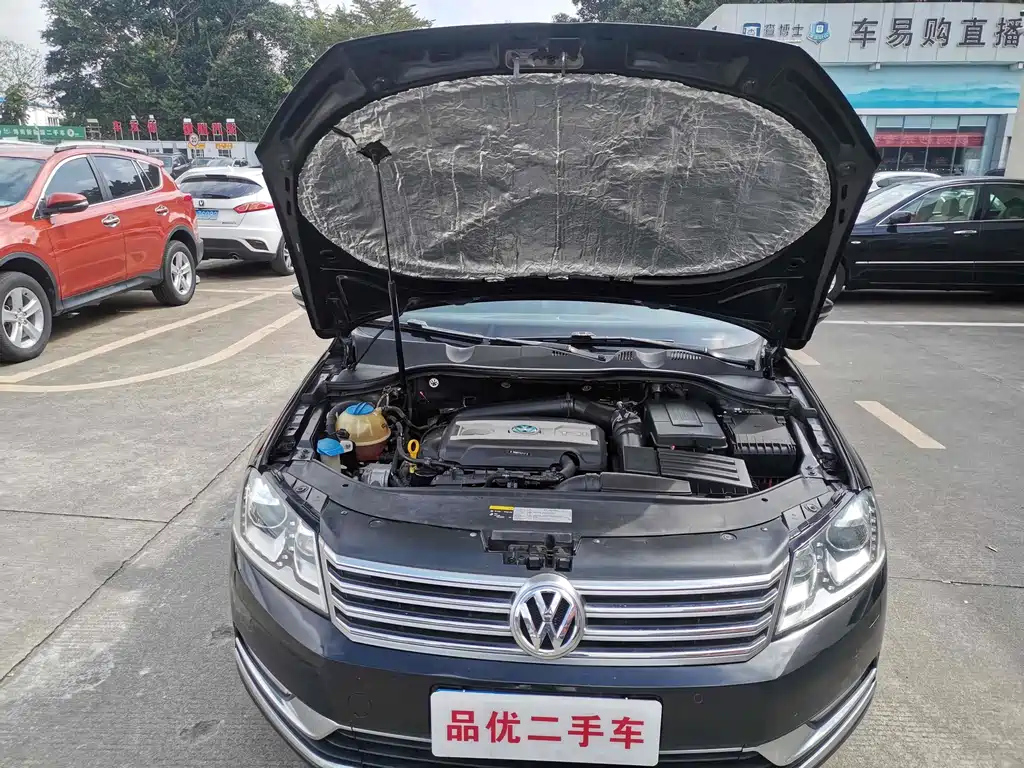 VOLKSWAGEN MAGOTAN 2015
