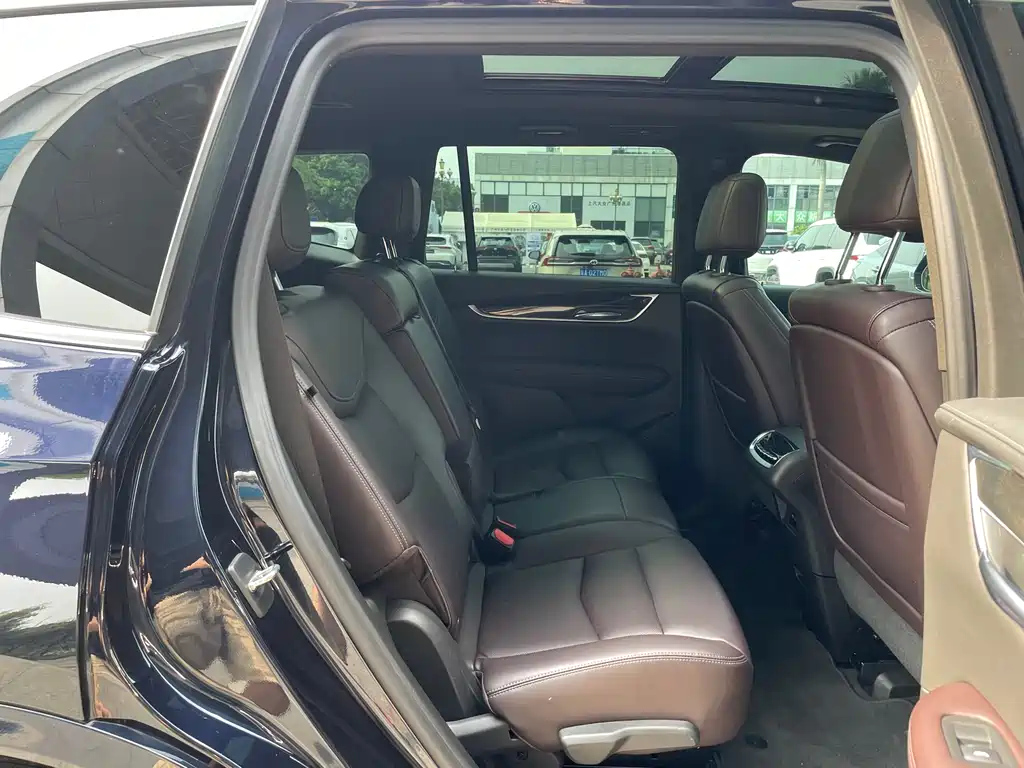 CADILLAC XT6 2021