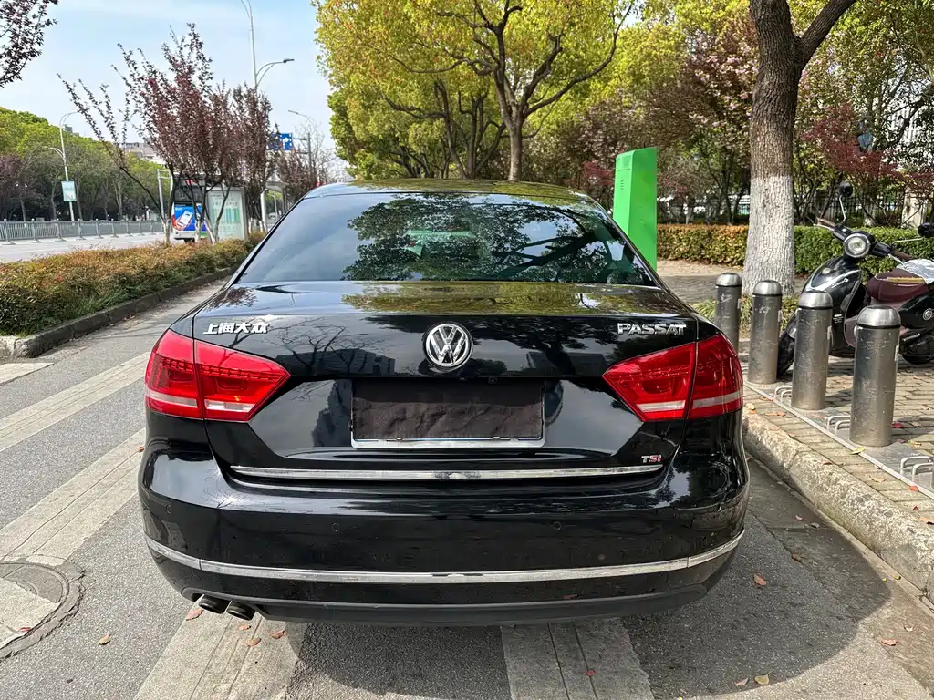 VOLKSWAGEN PASSAT 2015