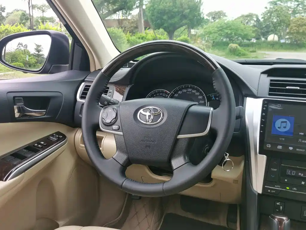 TOYOTA CAMRY 2016