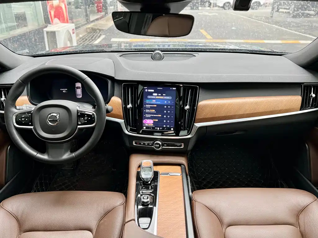 VOLVO S90 2022