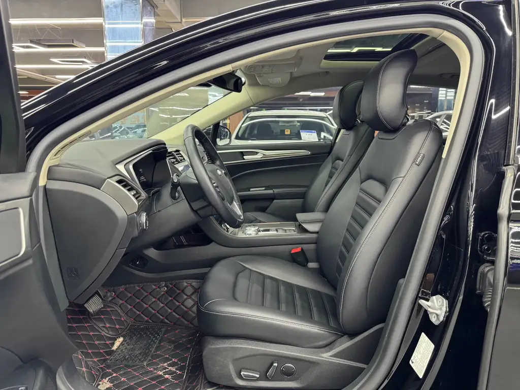 FORD MONDEO 2022