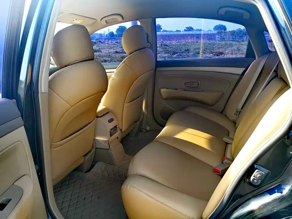 NISSAN SYLPHY 2016