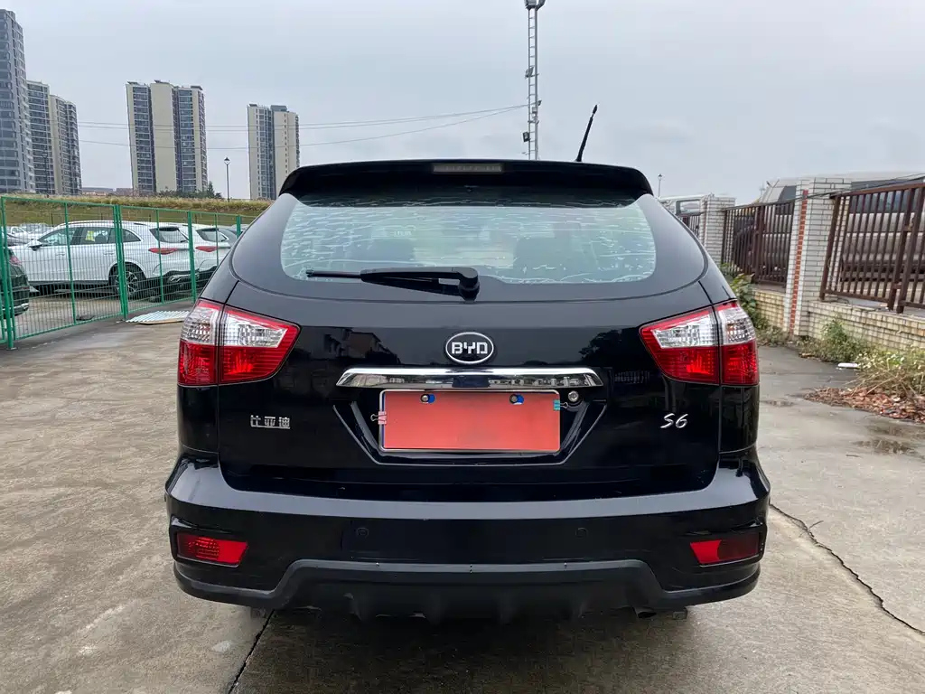 BYD S6 2015