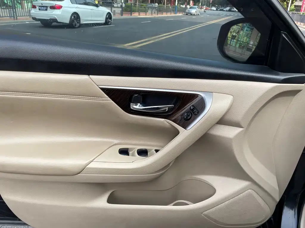 NISSAN TEANA 2014