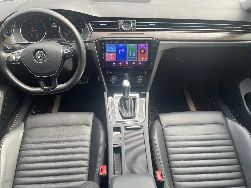 VOLKSWAGEN MAGOTAN 2020