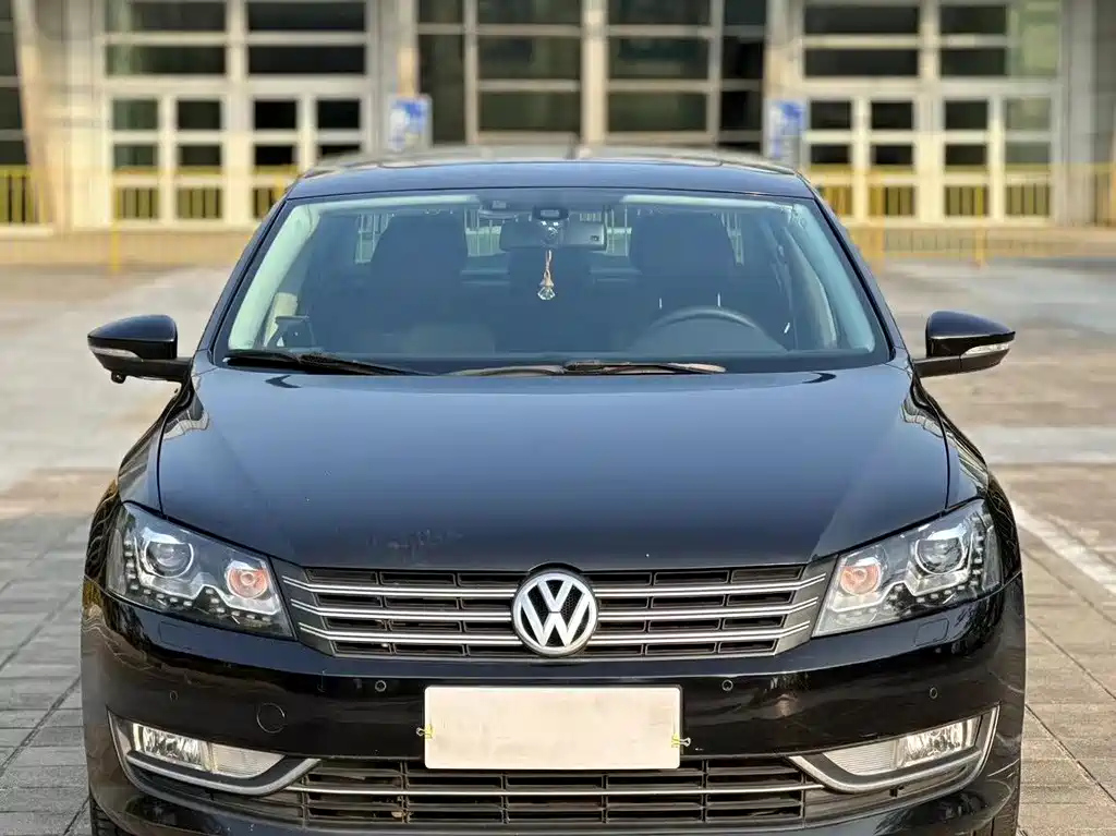 VOLKSWAGEN PASSAT 2015