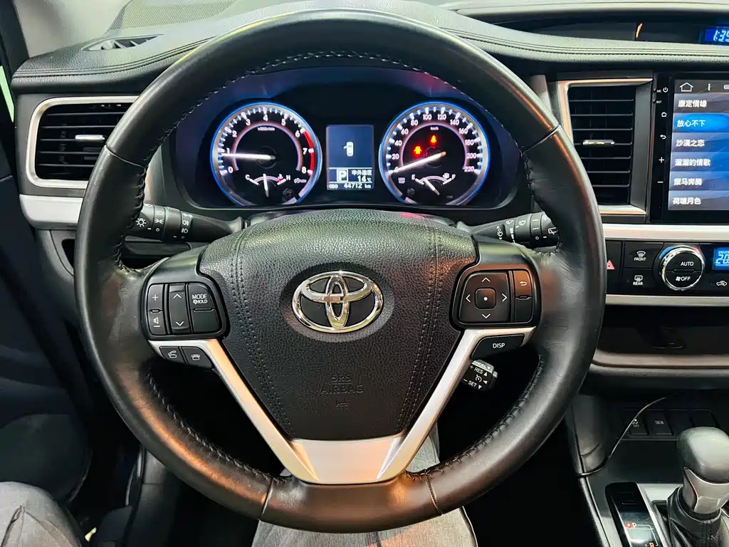 TOYOTA HIGHLANDER 2016