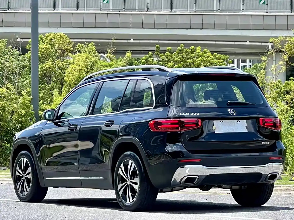 MERCEDES BENZ GLB 2024