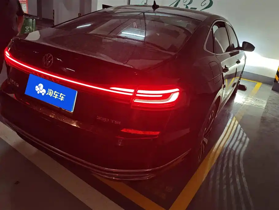 VOLKSWAGEN PASSAT 2022