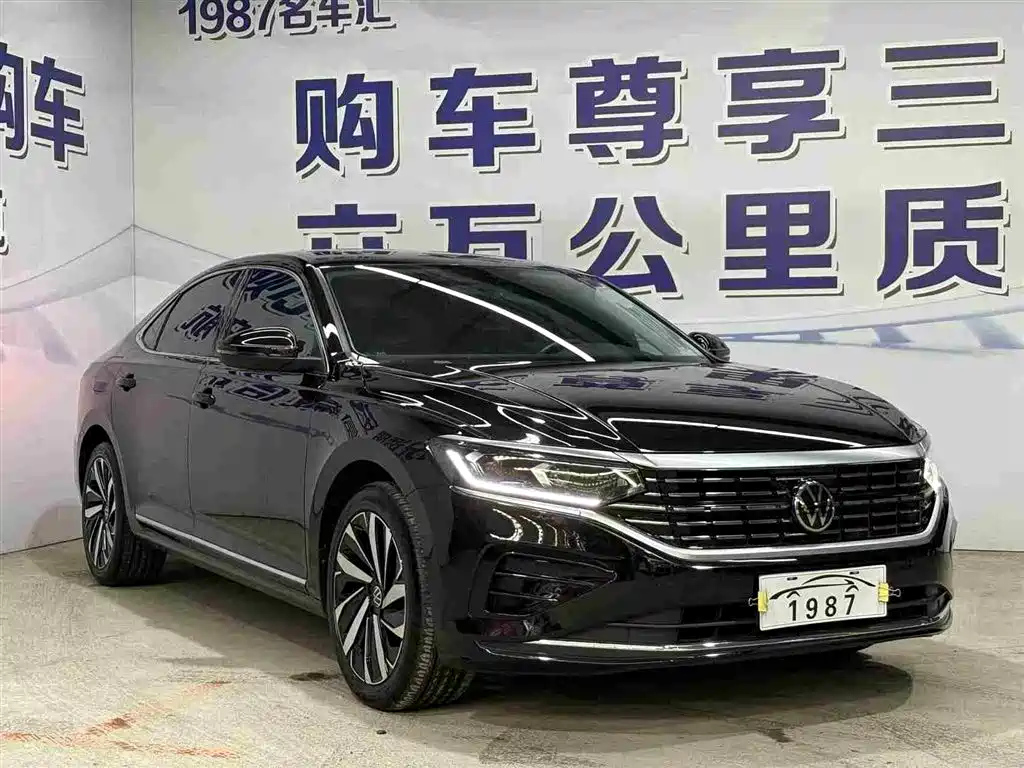 VOLKSWAGEN PASSAT 2023