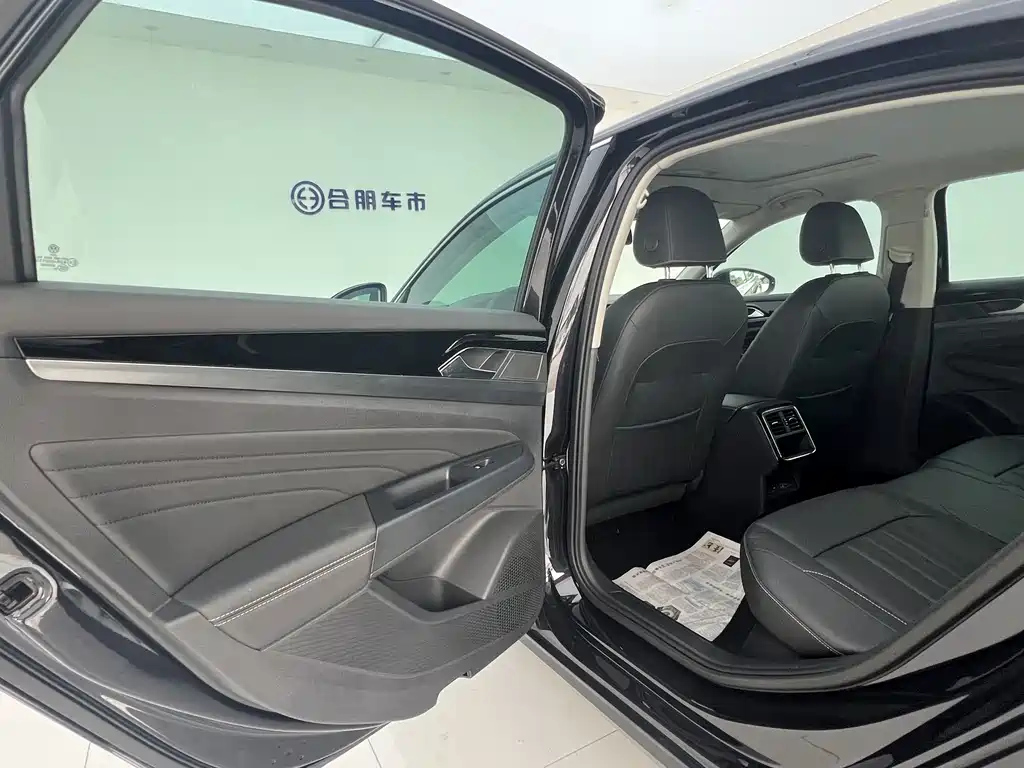 VOLKSWAGEN PASSAT 2022