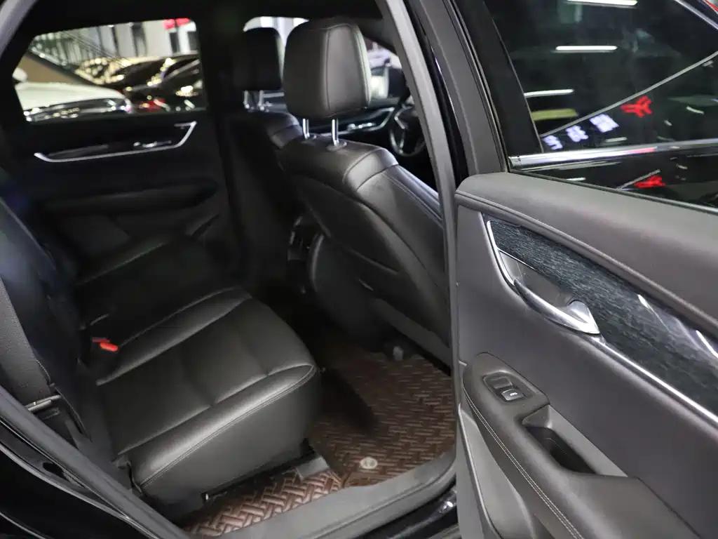 CADILLAC XT5 2021