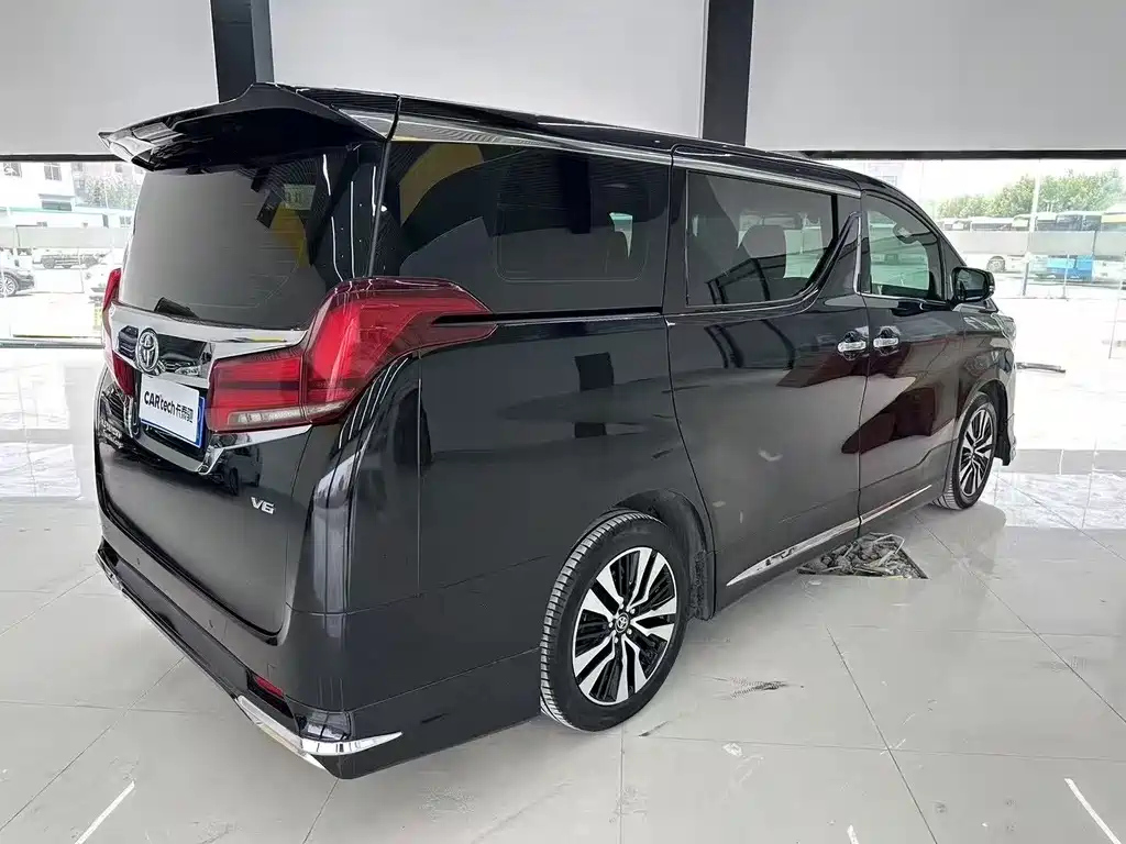 TOYOTA ALPHARD 2018