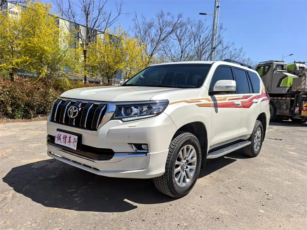 TOYOTA PRADO 2019