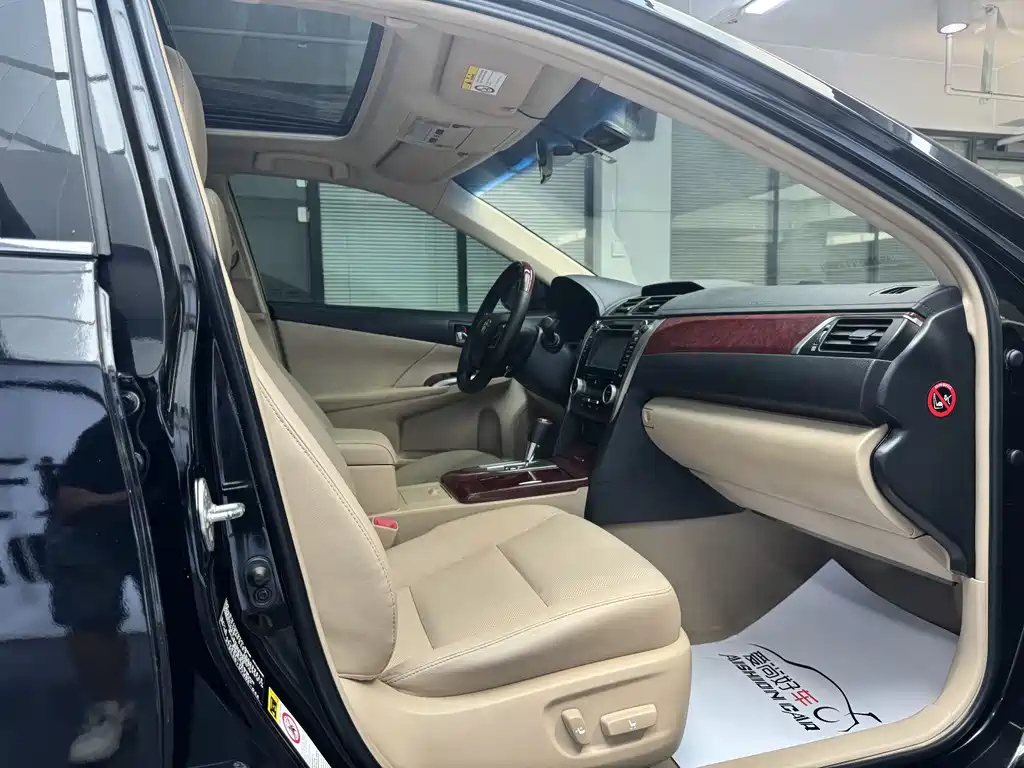 TOYOTA CAMRY 2012