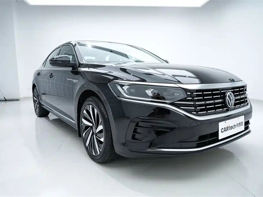 VOLKSWAGEN PASSAT 2022
