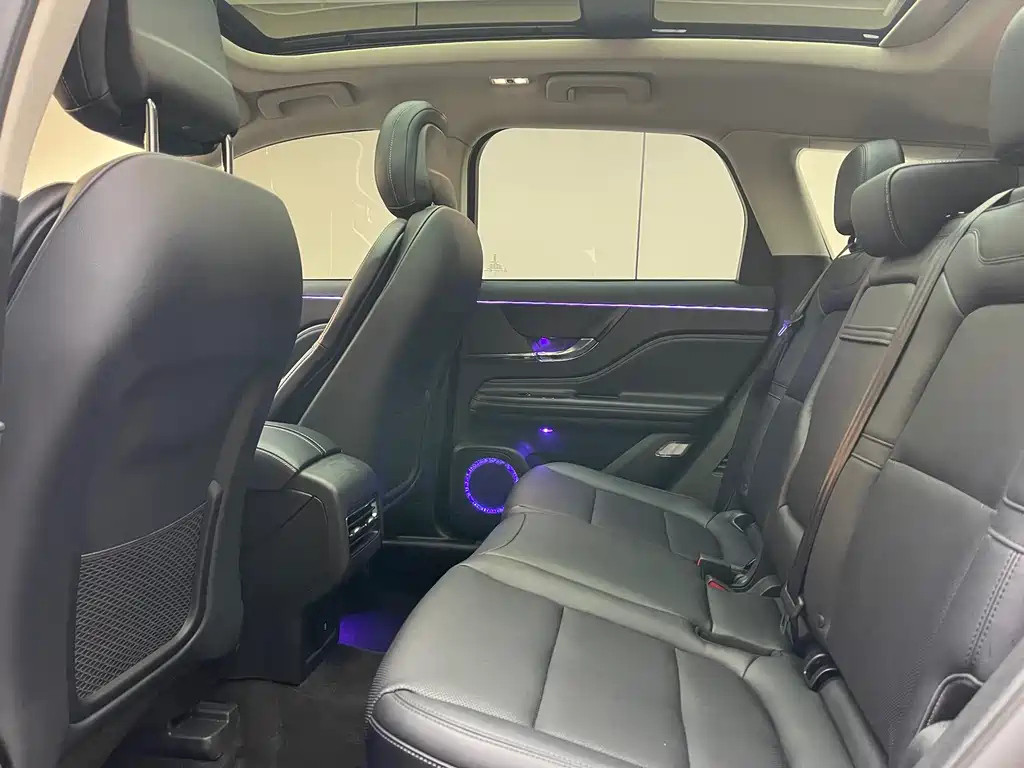 LINCOLN ADVENTURER 2023