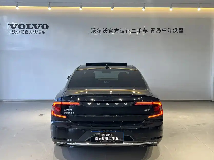 VOLVO S90 2024