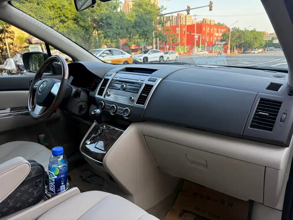 MAZDA 8 2013