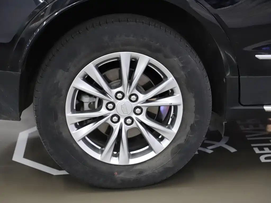 CADILLAC XT5 2021