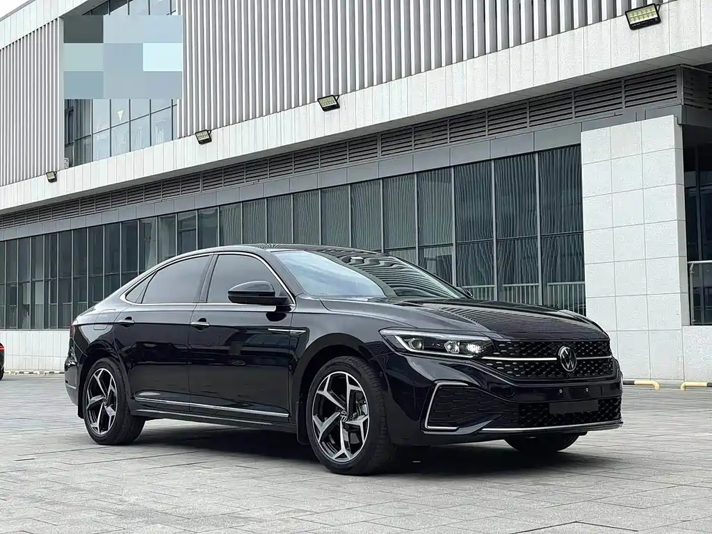VOLKSWAGEN PASSAT 2022