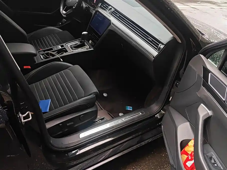 VOLKSWAGEN MAGOTAN 2020
